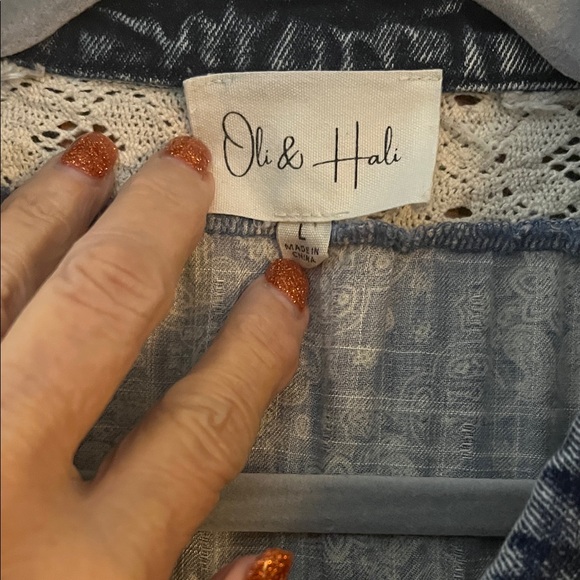 NWOT Oli & Hali Blue & White Mixed Media Lace, Crochet, Denim Patchwork Shirt - Picture 2 of 11